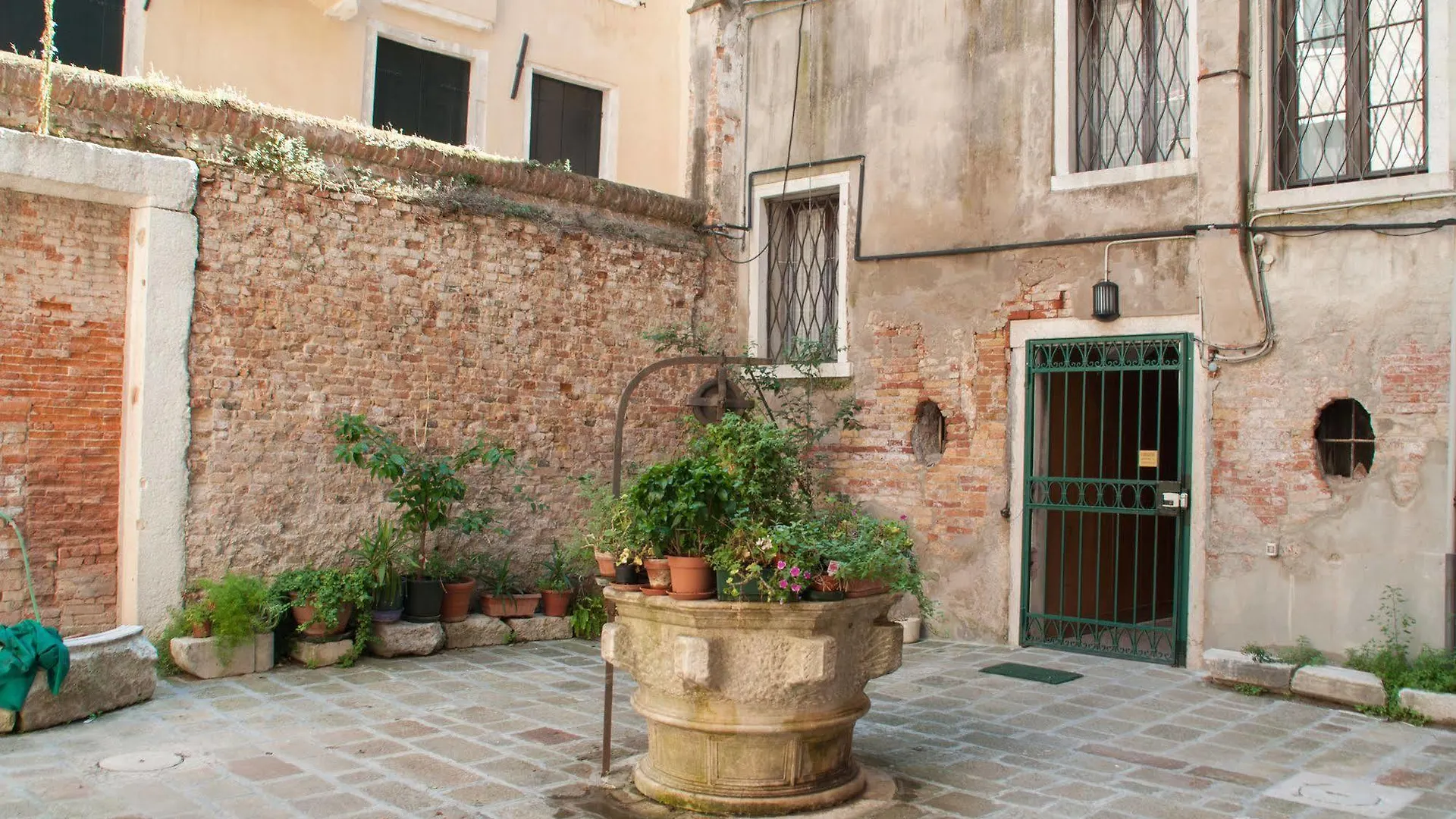 La Mia Casas kontakt